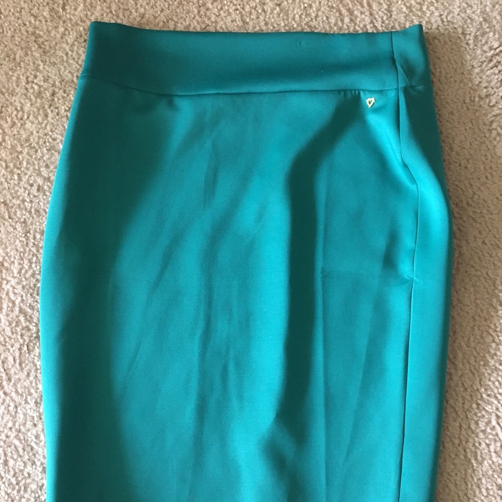 XL Thalia Sodi green skirt